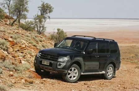 Pajero IV 3